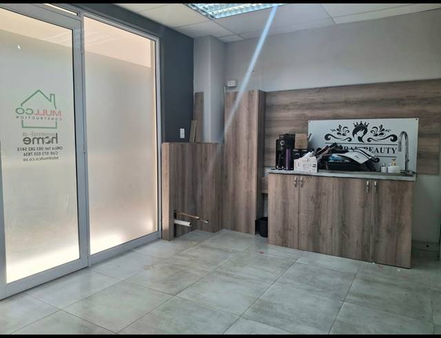 66M² BUSINESS CENTRE FOR SALE IN BALLITO DISTRICT